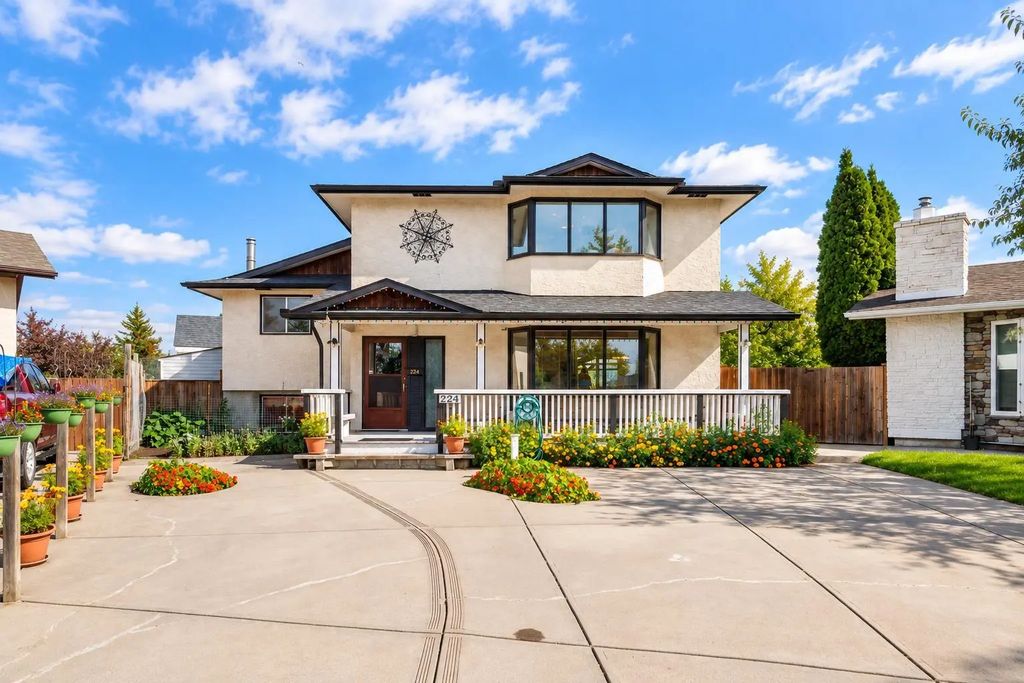 224 Pinetree Bay Ne, Calgary