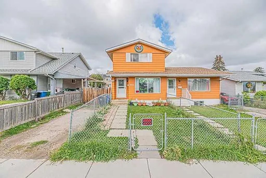 3326 Radcliffe Drive Se, Calgary