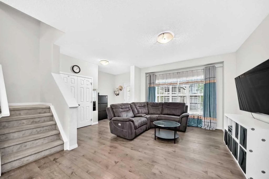 246 Walgrove Terrace Se, Calgary