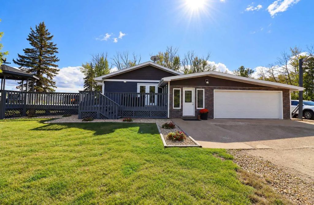 76370 Hwy 2  , Rural Saddle Hills County