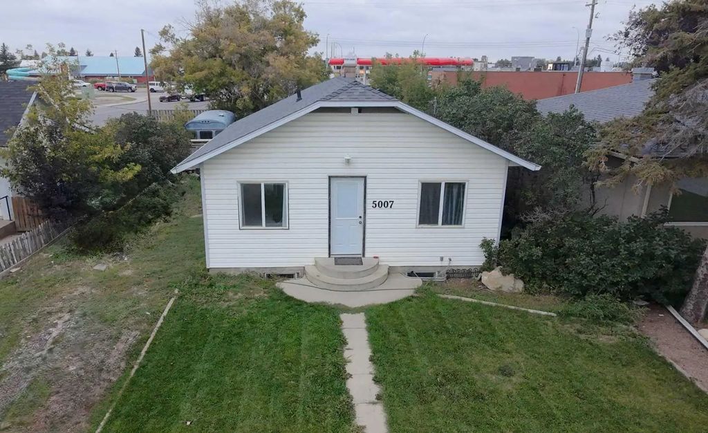 5007 45 Avenue , Taber