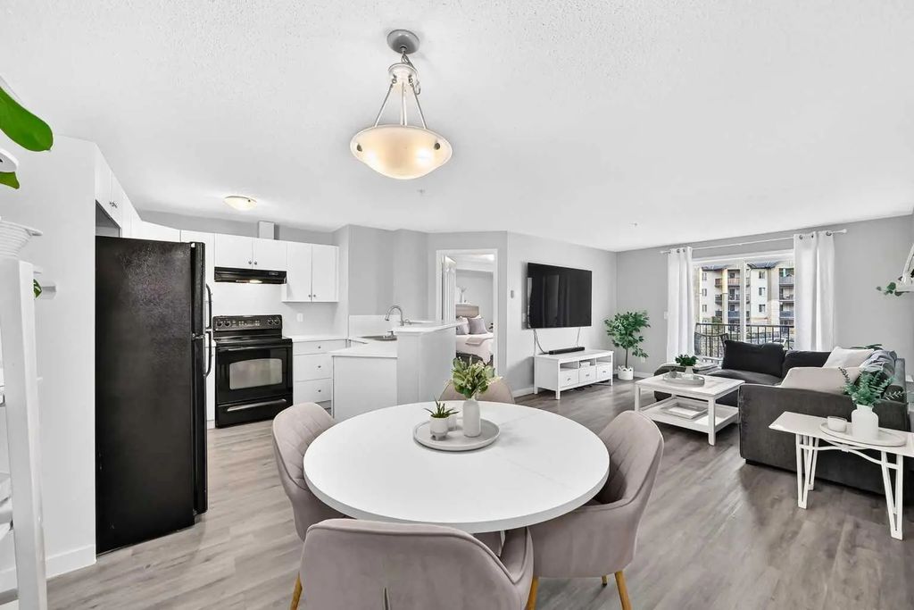 7205 304 Mackenzie Way Sw, Airdrie