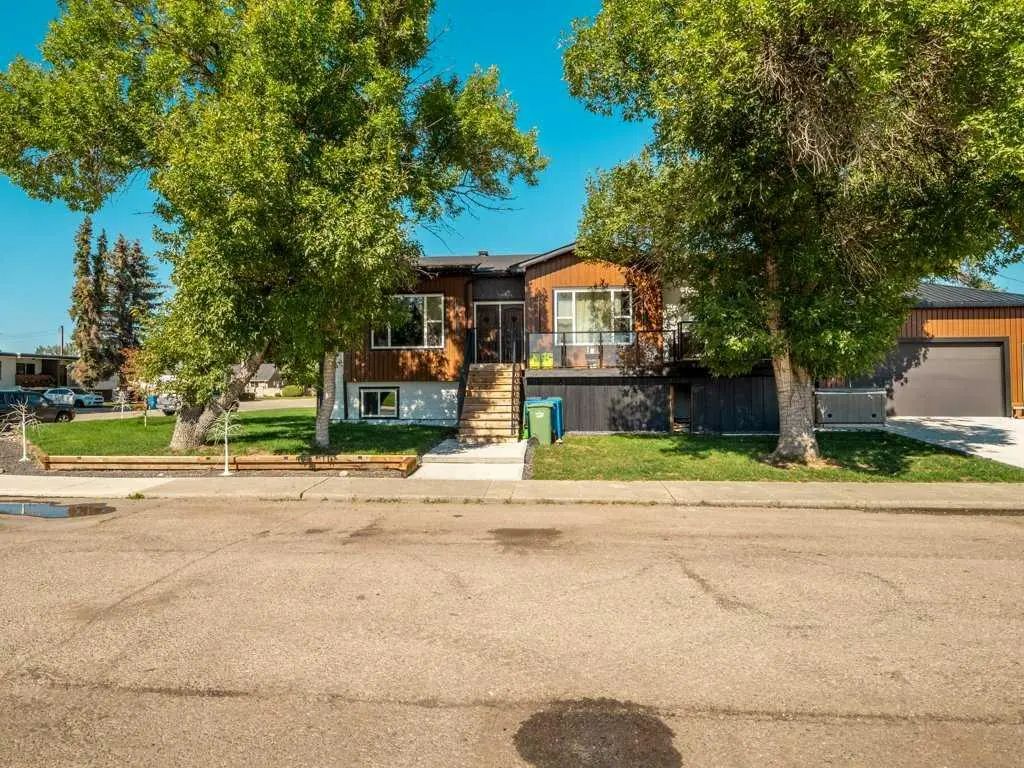 2021 15th Street , Coaldale