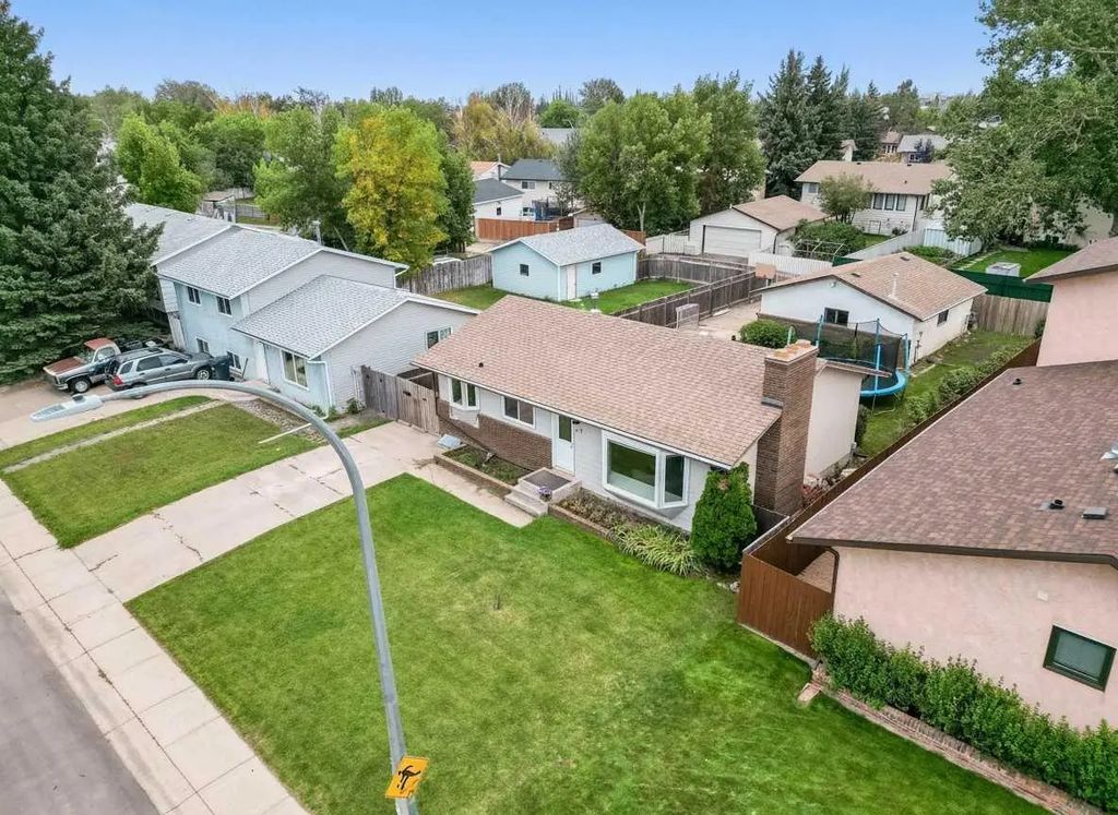 218 Mcdermott Road , Coalhurst
