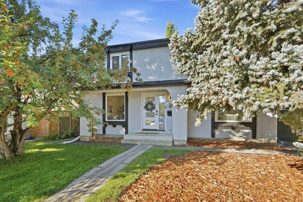 44 Cedarwood Bay Sw, Calgary