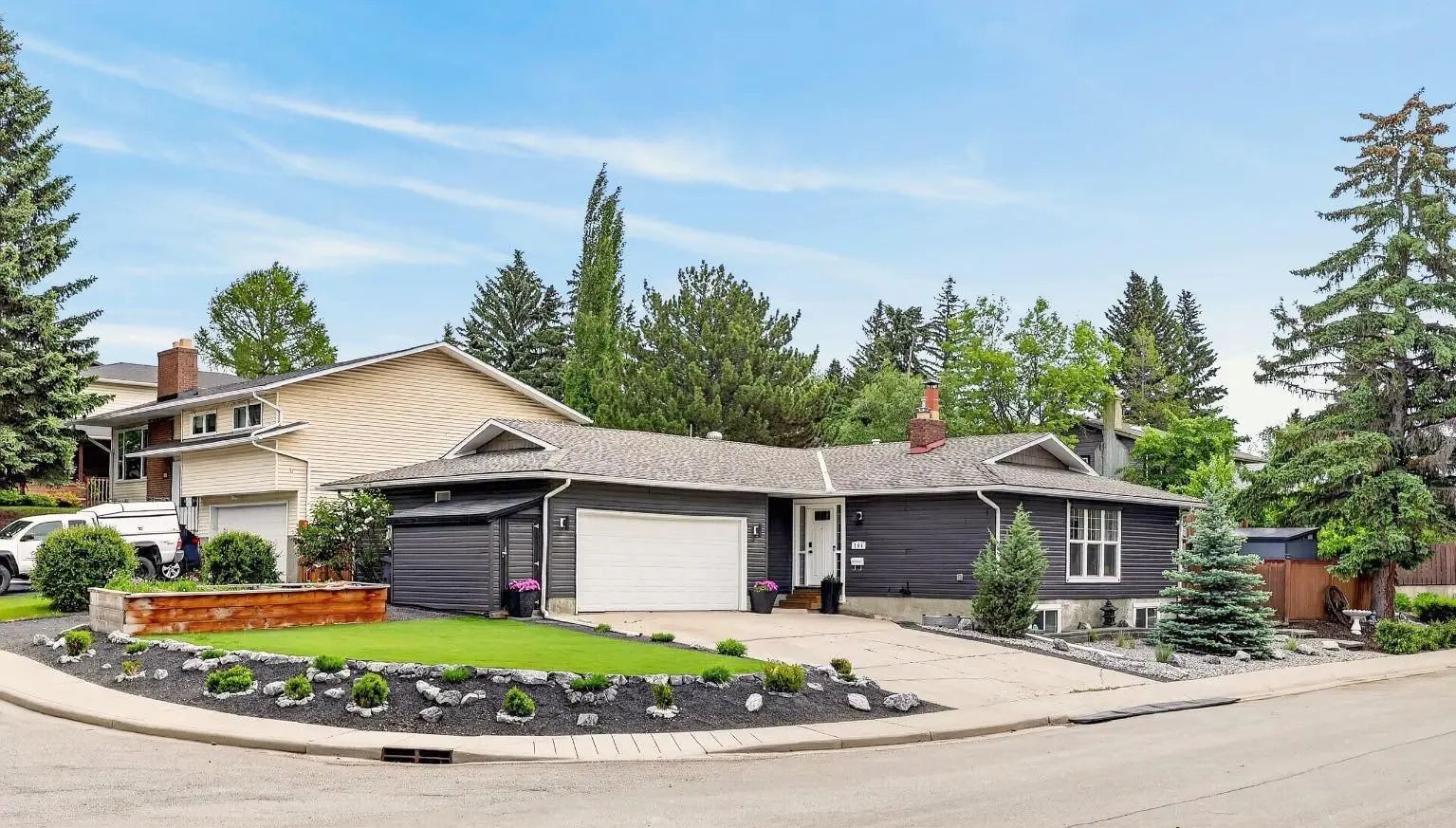 104 Silver Springs Green Nw Calgary Alberta T3B 3Y9 Silver Springs Details