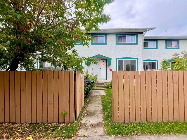 7 110 Tamarack Avenue , Hinton
