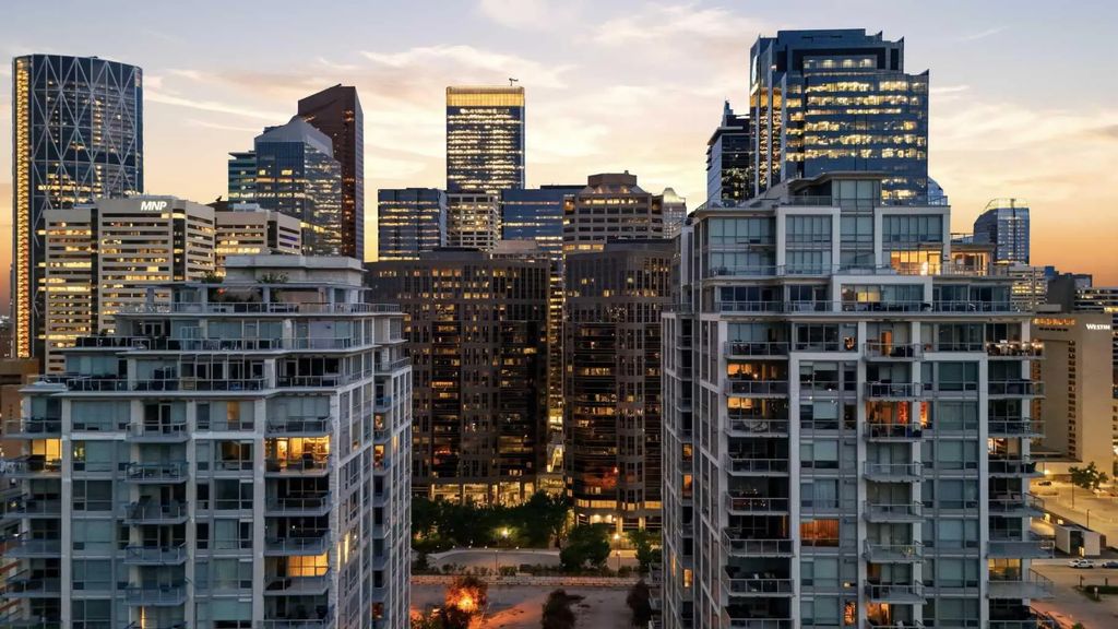 544 222 Riverfront Avenue Sw, Calgary