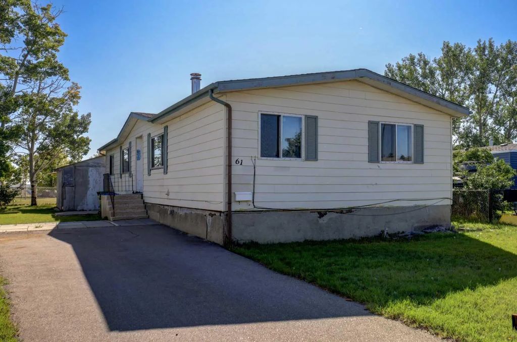 61 Huntstrom Drive Ne, Calgary