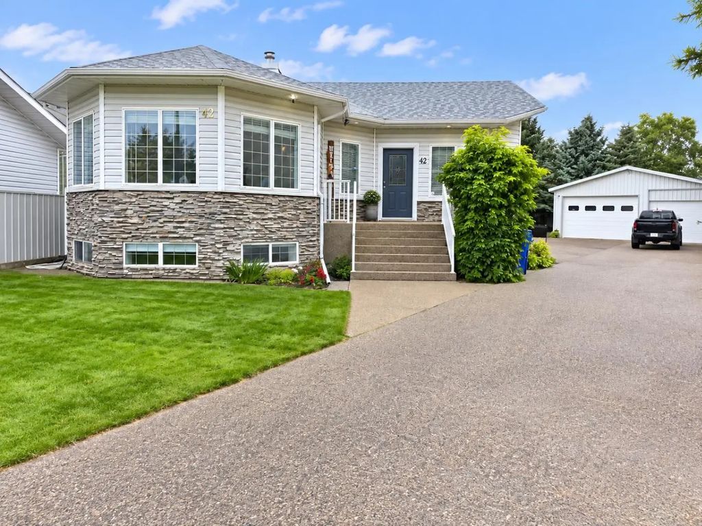 42 Staffordville Crescent N, Lethbridge