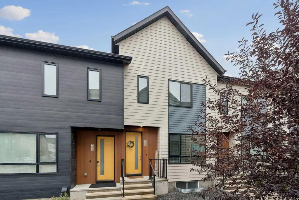 704 Redstone Crescent Ne, Calgary
