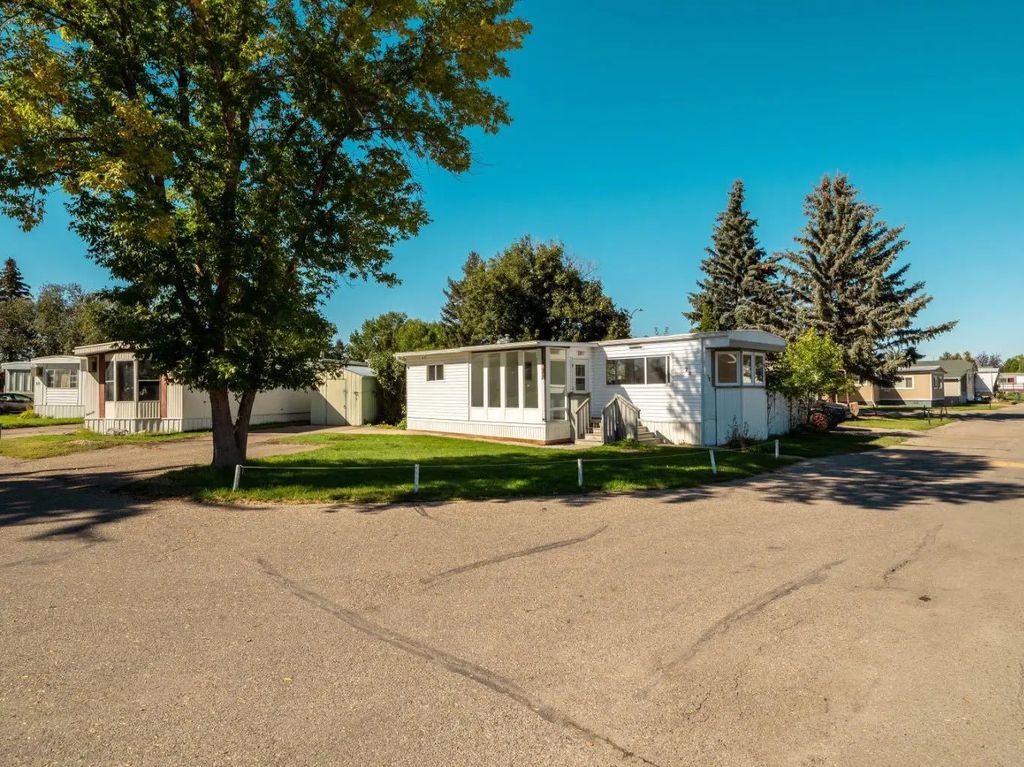 #28 2300 13 Street N, Lethbridge