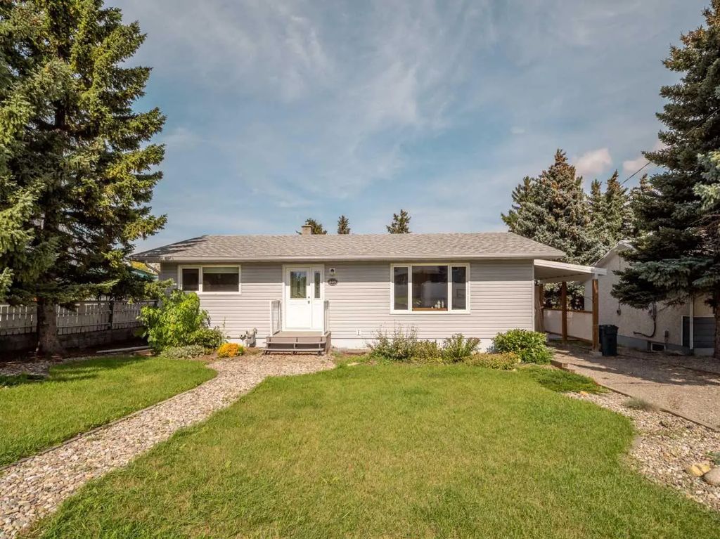 809 Hyde Street , Pincher Creek