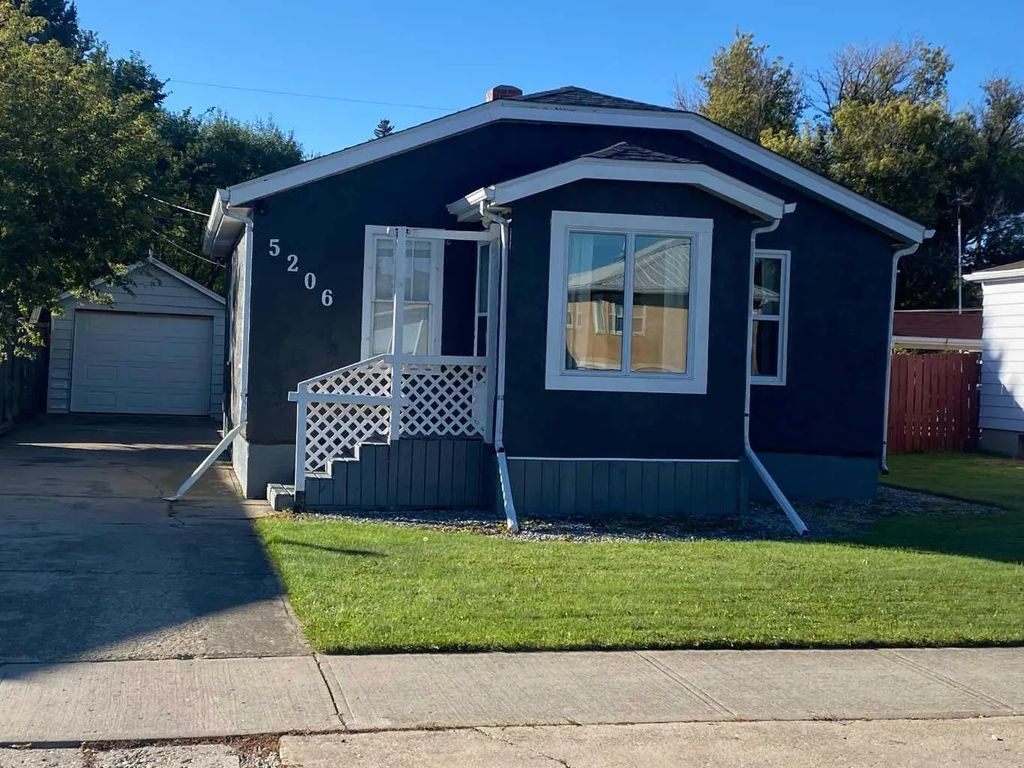 5206 44 Avenue , Taber