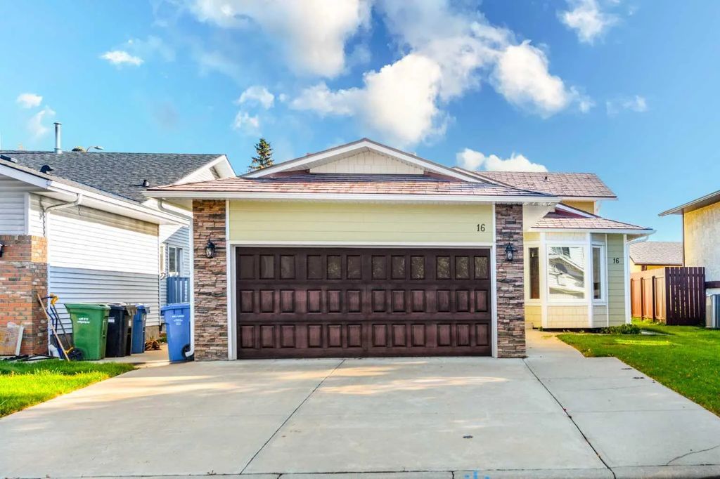 16 Deersaxon Circle Se, Calgary