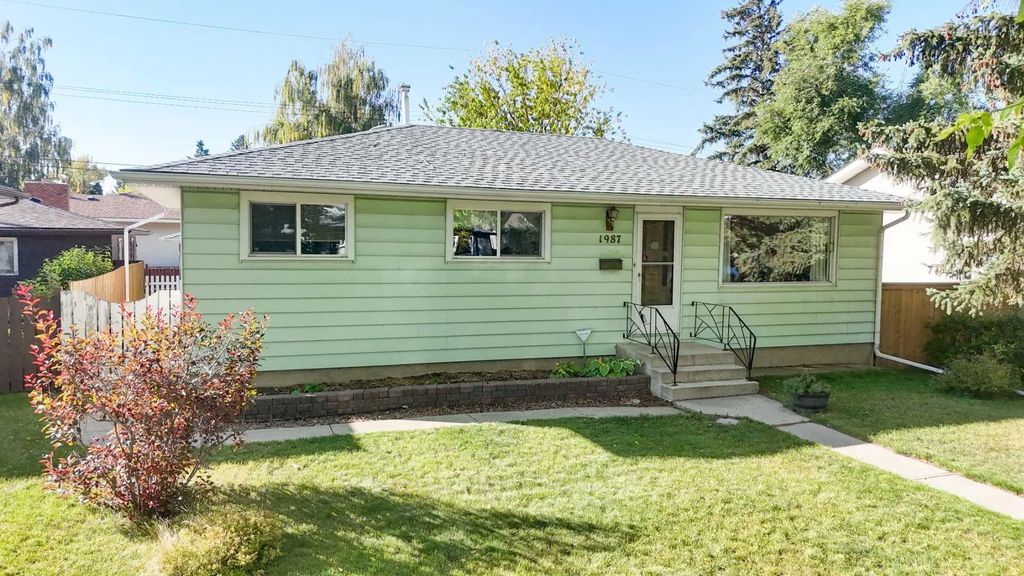 1987 Cottonwood Crescent Se, Calgary