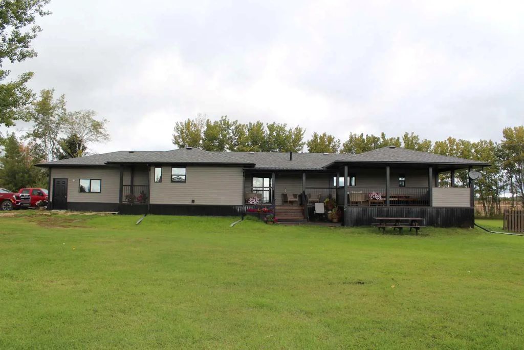 24007 689 Highway S, Dixonville