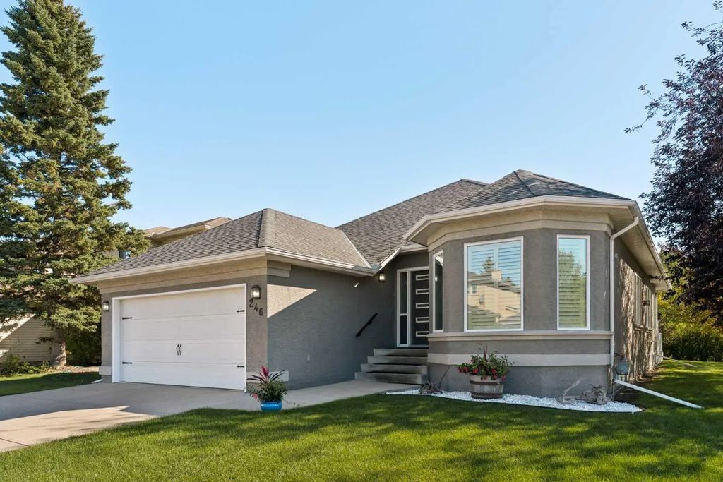 246 Woodpark Green Sw, Calgary