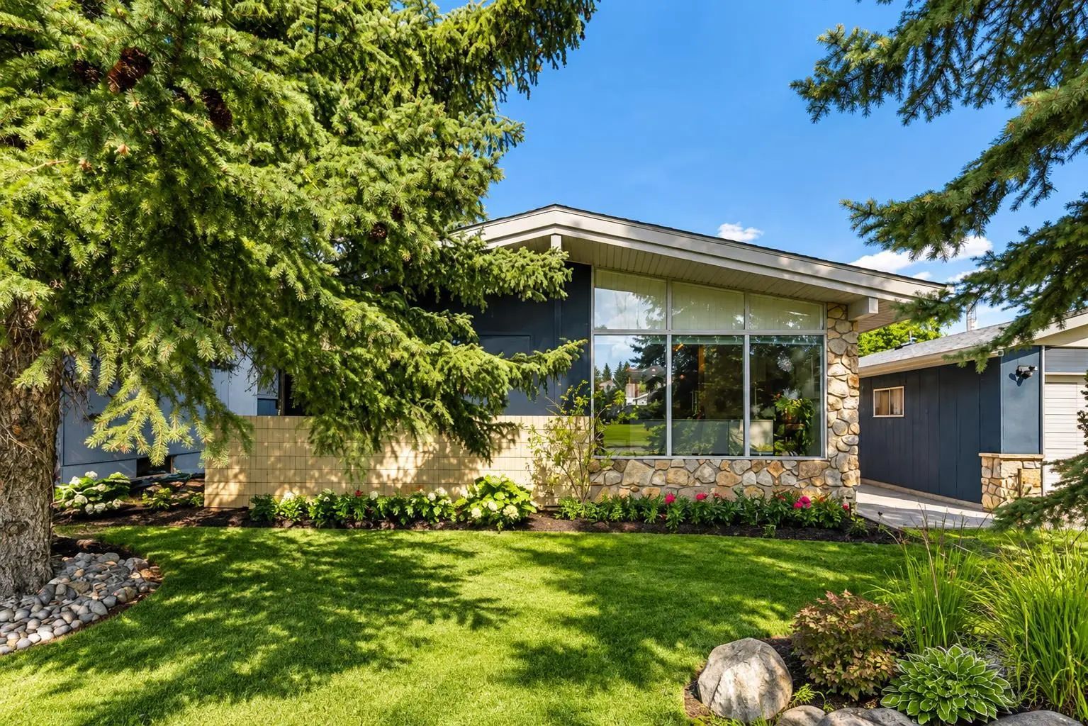 6316 Crowchild Trail Sw, Calgary