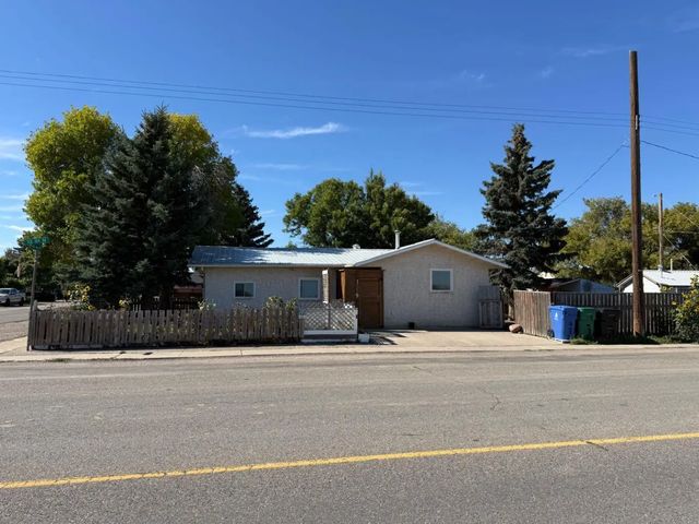 1239 41 Avenue N, Lethbridge