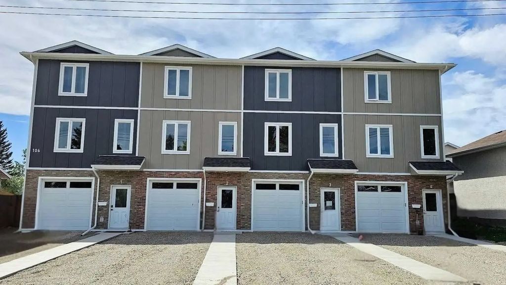 3 106 4 Street Nw, Sundre