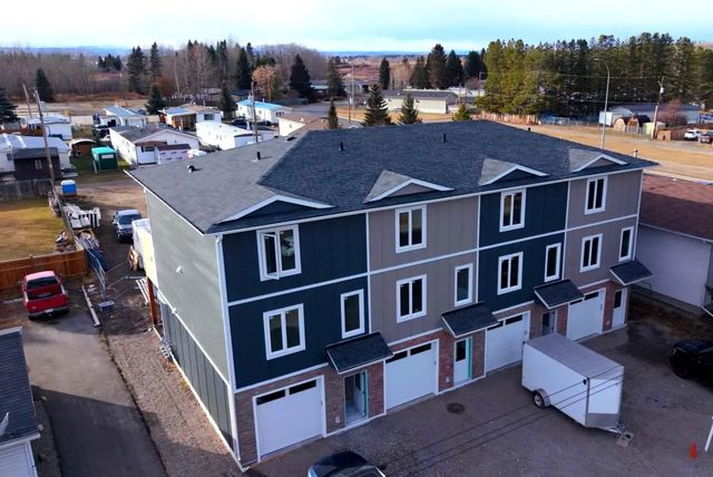 3 106 4 Street Nw, Sundre