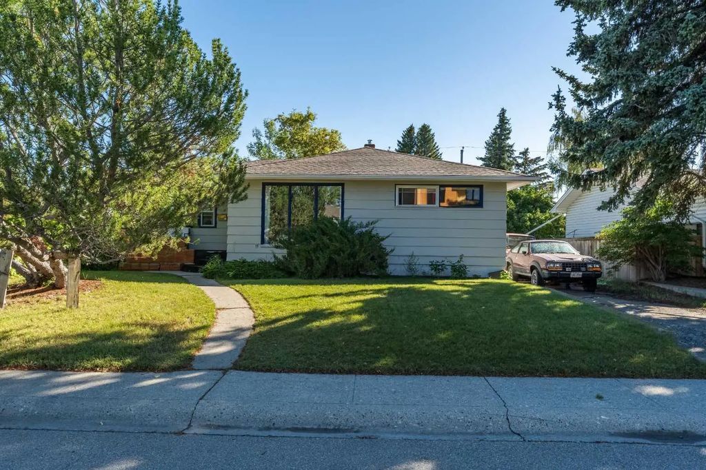 11 Winchester Crescent Sw, Calgary
