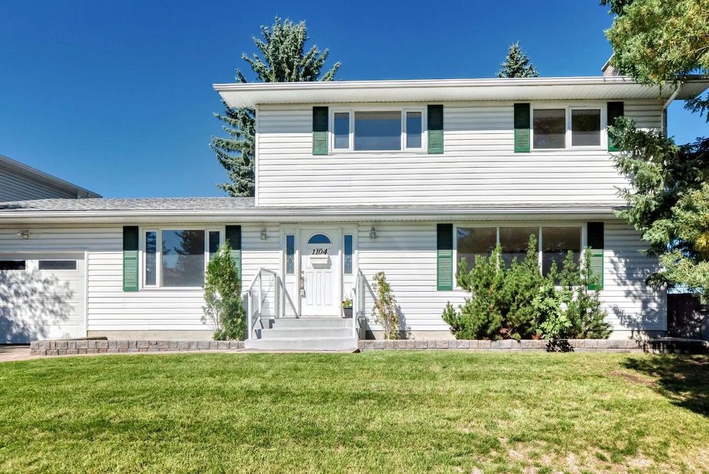 1104 Southglen Drive Sw, Calgary