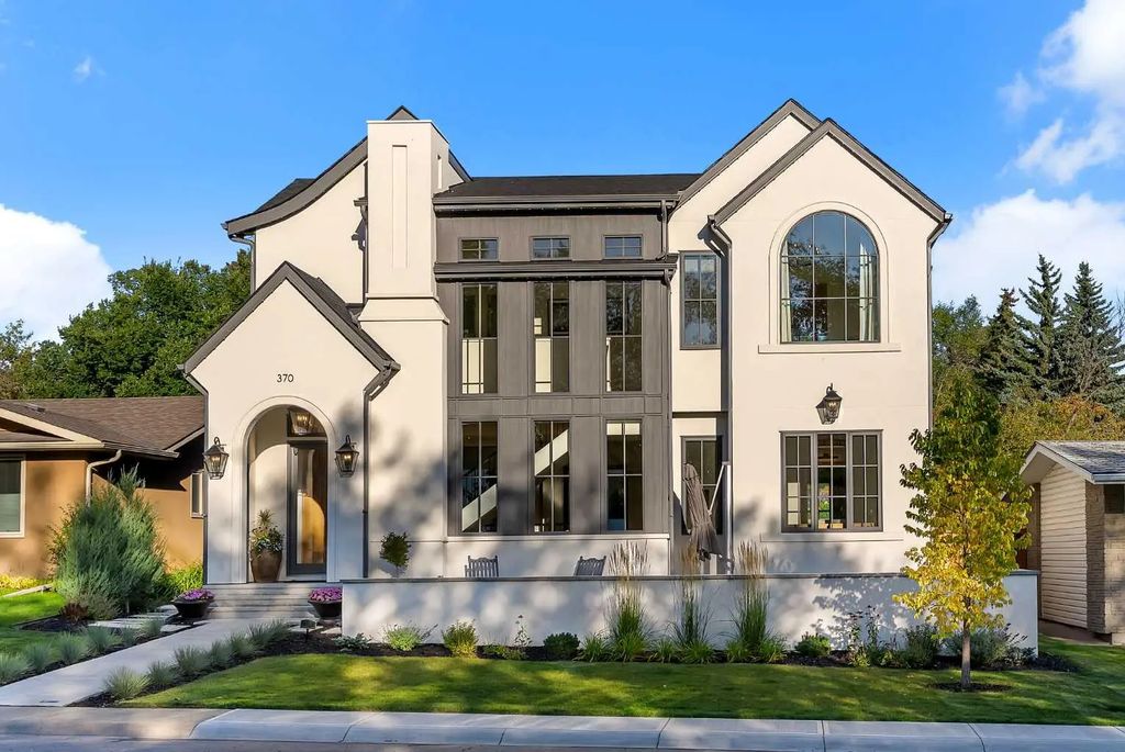 370 Capri Crescent Nw, Calgary