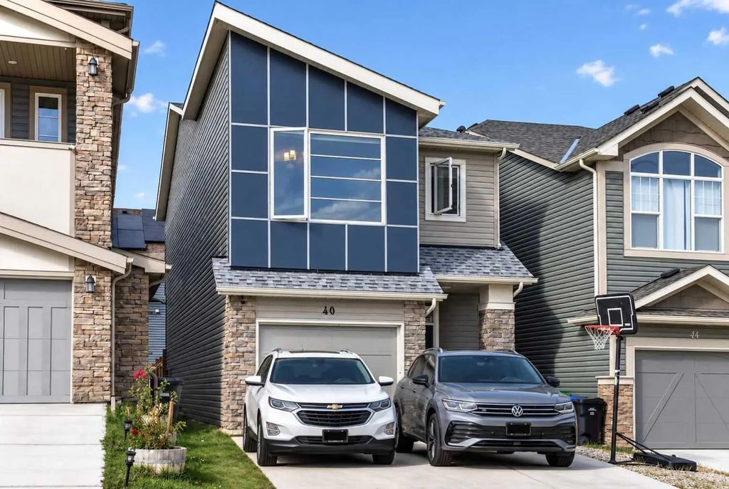 40 Sage Bluff Way Nw, Calgary