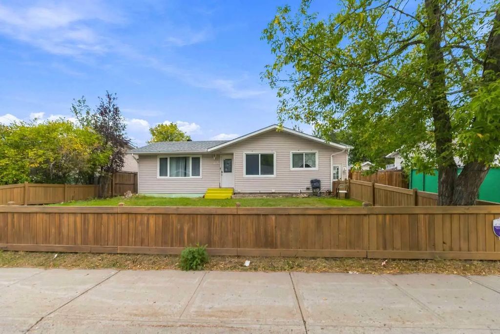 34 Alberta Drive , Fort McMurray