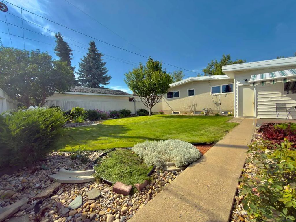 2610 20 Avenue S, Lethbridge