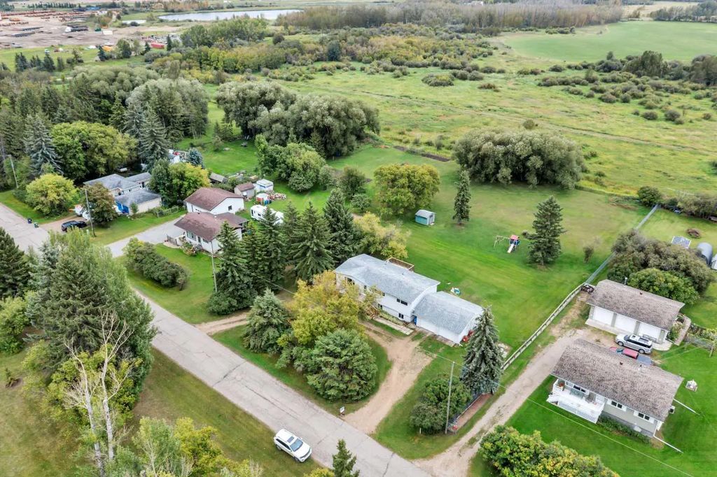 20 27305 391 Township Road , Red Deer