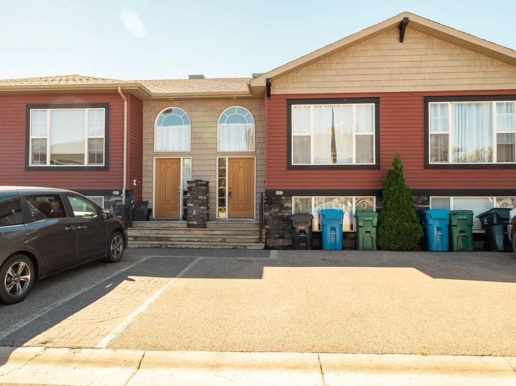 885 Mount Sundance Manor W, Lethbridge