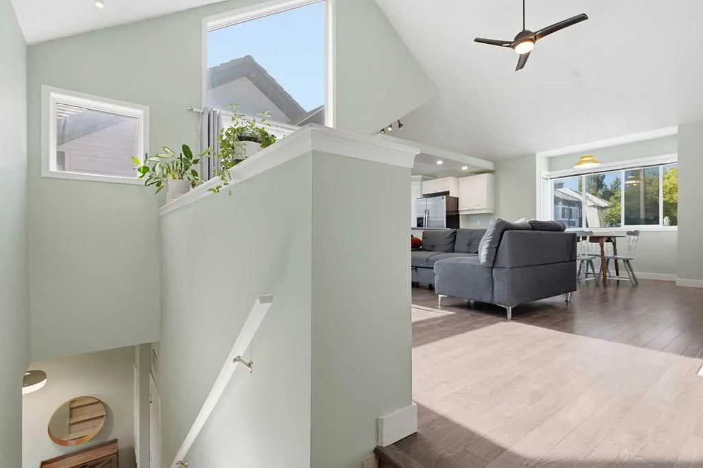9 5616 14 Avenue Sw, Calgary