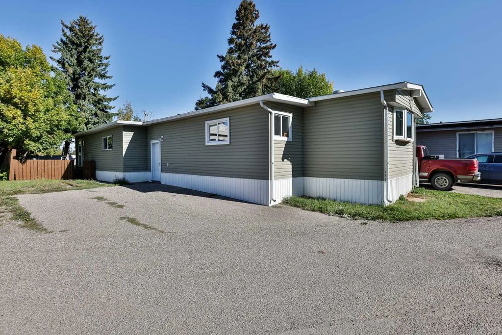 82 5301 2 Street , Coalhurst