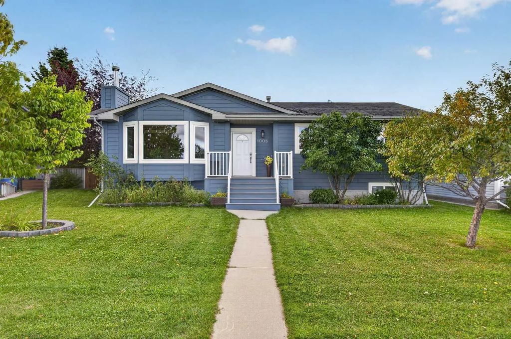 1008 2 Street Ne, Sundre