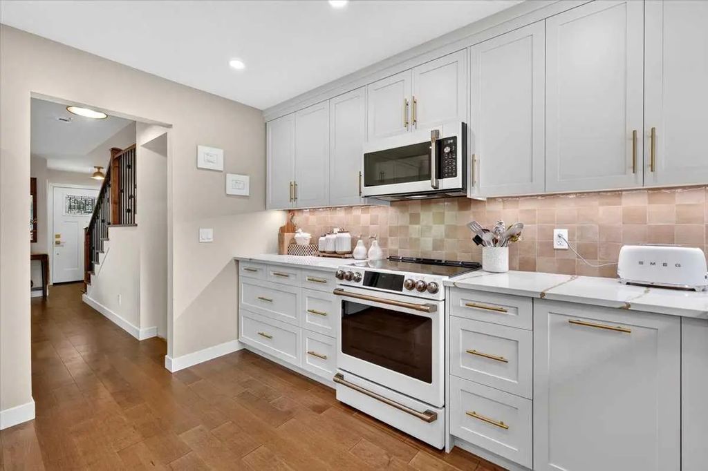 10403 Maplemont Road Se, Calgary