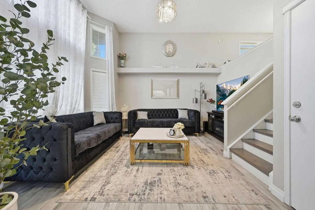 22 Anaheim Bay Ne, Calgary