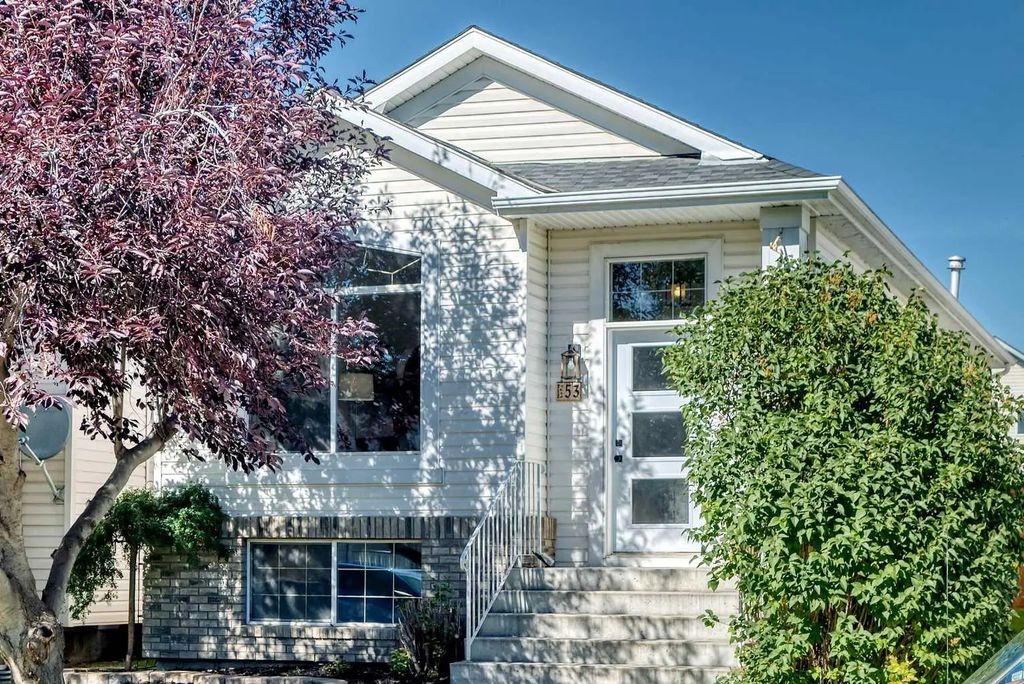 53 Mt Aberdeen Circle Se, Calgary