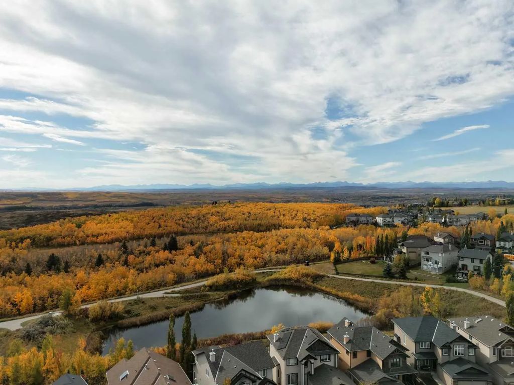 442 26 Val Gardena View Sw, Calgary