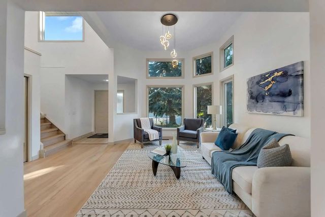 12 Diamond Terrace Se, Calgary