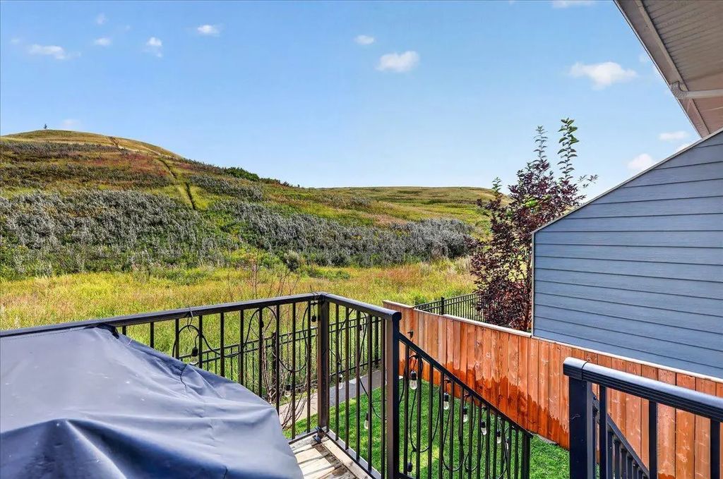 246 Cranbrook Square Se, Calgary