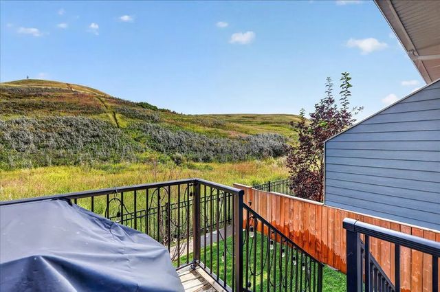 246 Cranbrook Square Se, Calgary