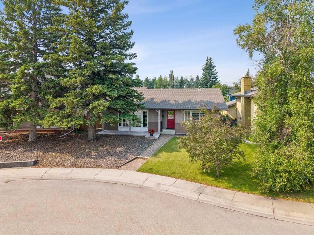 856 Lake Twintree Crescent Se, Calgary