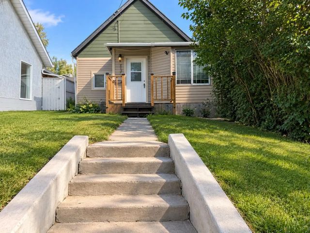 635 7 Street S, Lethbridge