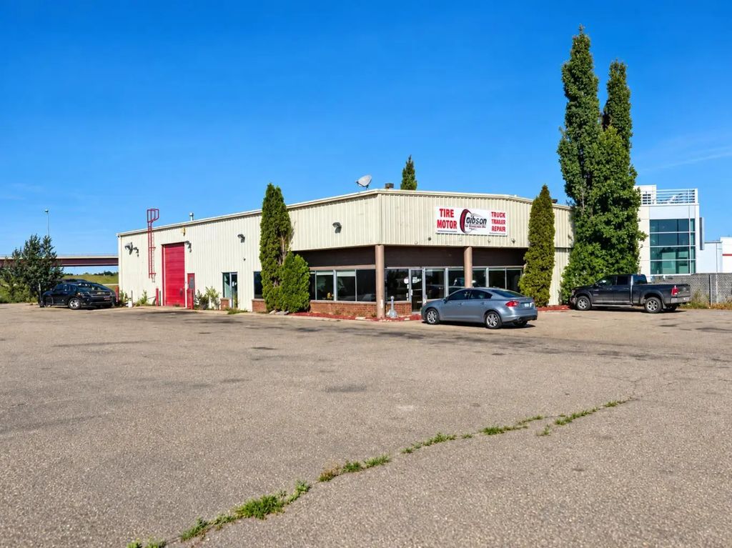 1800 49 Avenue , Red Deer