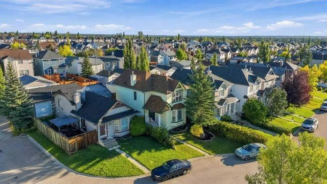 334 Bridlewood Court Sw, Calgary