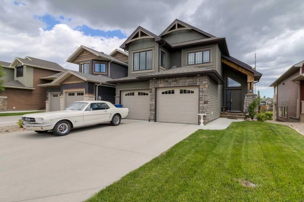 140 Blackwolf Way N, Lethbridge