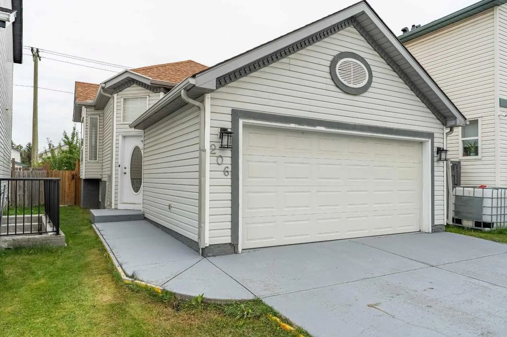 206 Saratoga Close Ne, Calgary
